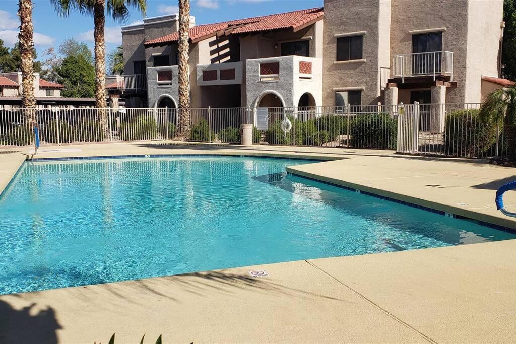 Condo With Heated Pool, Hot Tub, Near Walking Paths 글렌데일 외부 사진