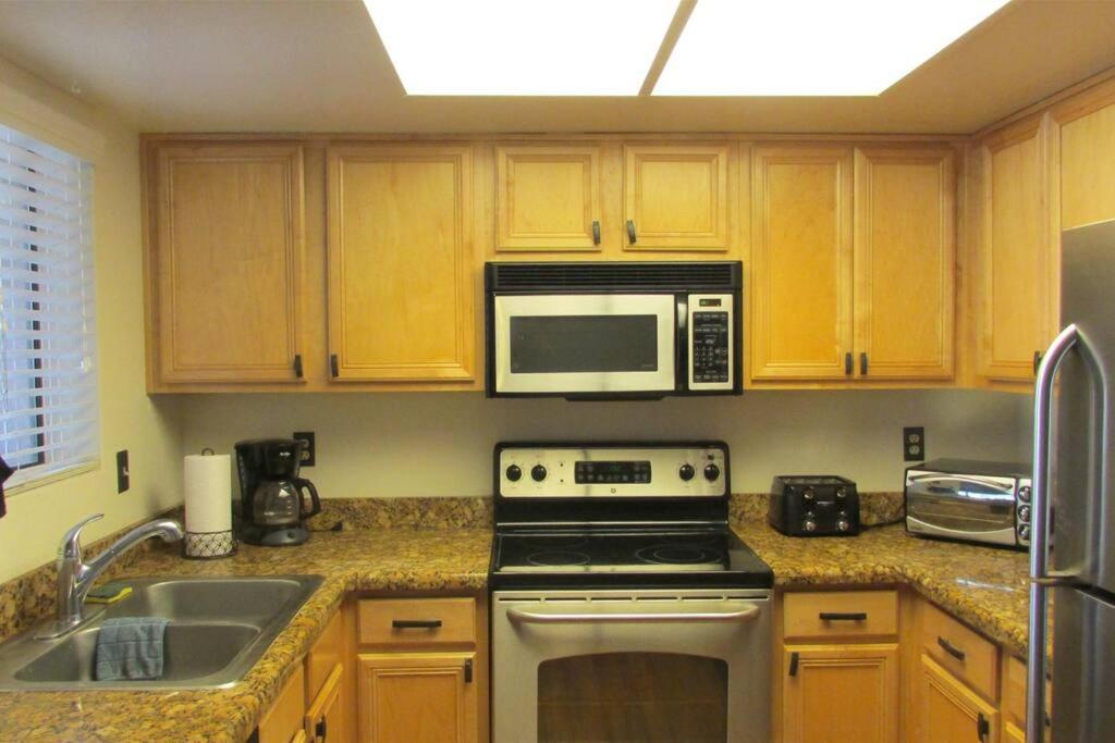 Condo With Heated Pool, Hot Tub, Near Walking Paths 글렌데일 외부 사진